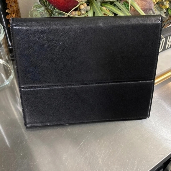 Michael Kors iPad - Picture 2 of 5